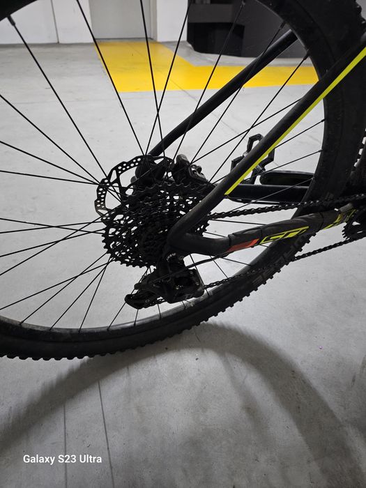 Vendo bicicleta BTT Sscott scale