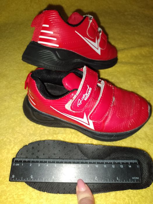 Кроссовки на мальчика