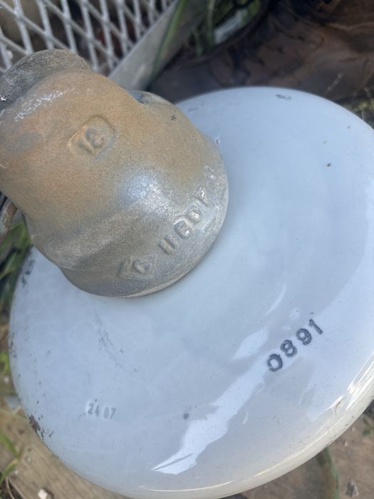 Isoladores Eletricos em Porcelana