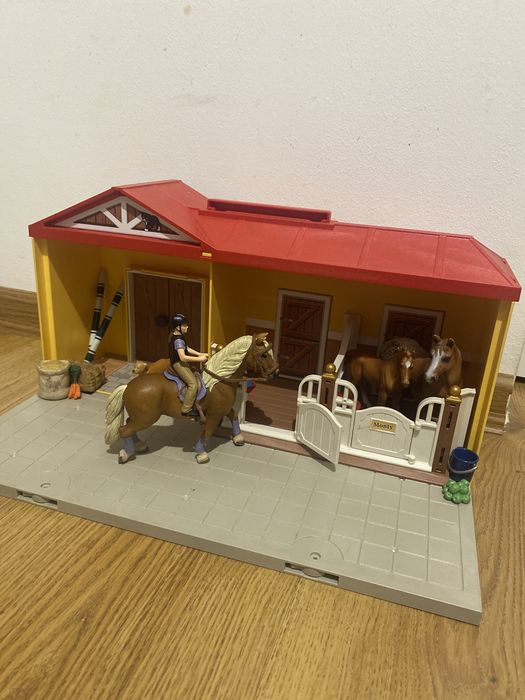Stajnia dla koni schleich collecta playmobil