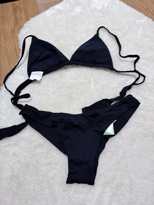 Biquinis e saidas de praia novos brasileiros