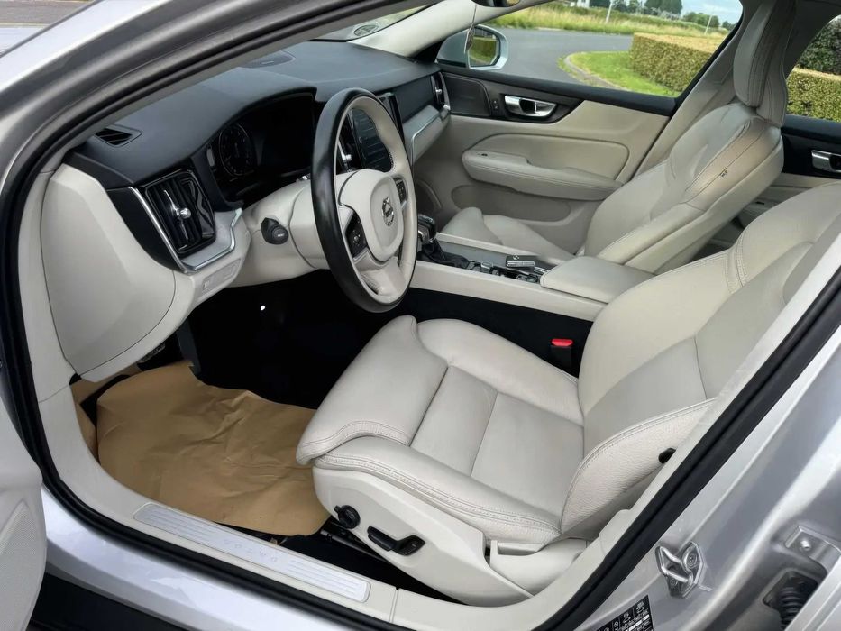 Volvo V60 Cross Country T5      2020