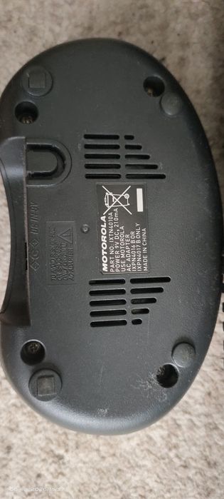 зарядна база Motorola,Kenwood для рацій