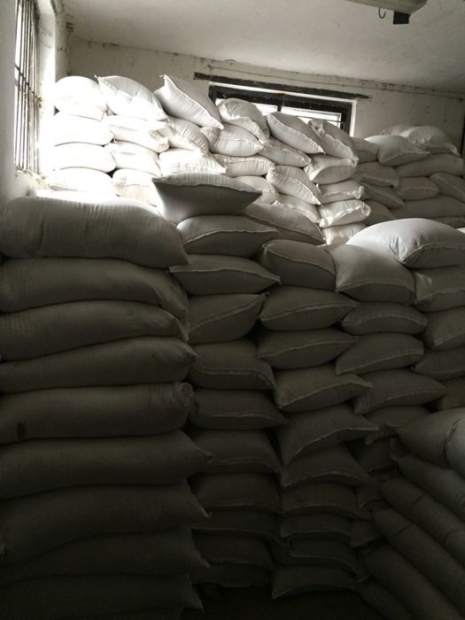 Продається :  Виробниче приміщення. Працюючий бізнес. Млин. Територія.