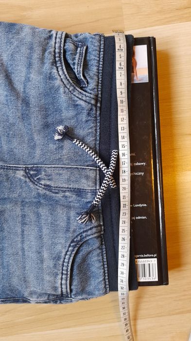 Krótkie spodenki jeansowe, bermudy 128cm