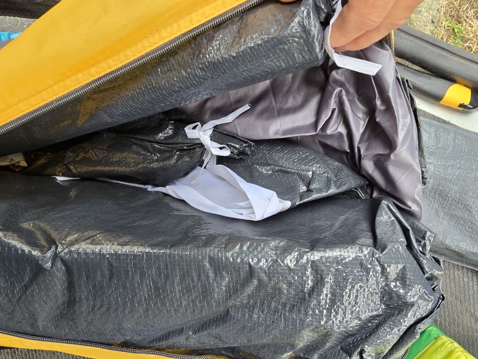 Wodoodporny namiot kempingowy dla 3 osób IGLO Stan idealny szybki mont