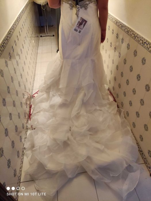 Vendo vestidos de noiva - novos