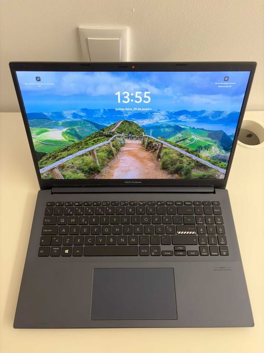 ASUS Vivobook 15 Pro OLED - Excelente estado