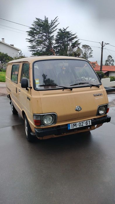 Toyota Hiace 1981 (troca por mota 50cc)