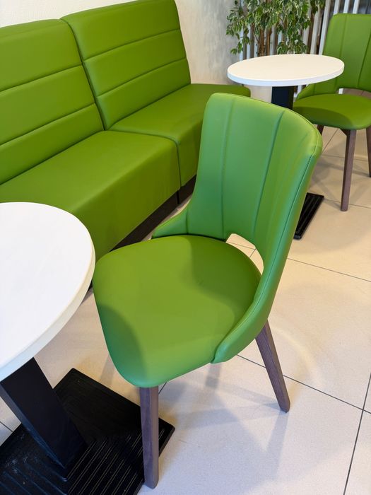 Sofa do baru restauracji JAK NOWA