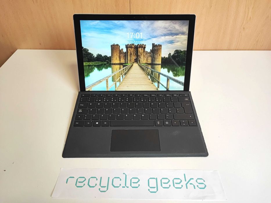 Microsoft Surface Pro 7 i5 1035G4 8GB Ram 256GB NVMe