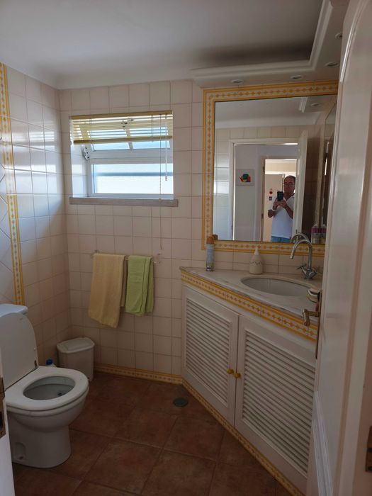 Excelente Quarto para arrendar numa moradia de 4 quartos