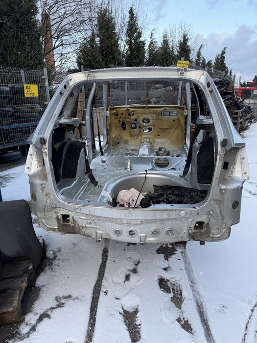 Pas tylny Fabia 3 kombi Pas tył Fabia III wanna dupa