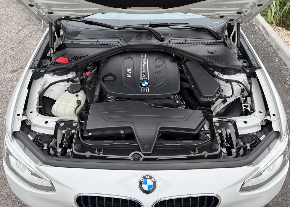 BMW Série 1 20D 2.0 Sport Line. Um único proprietário. Excelente estado