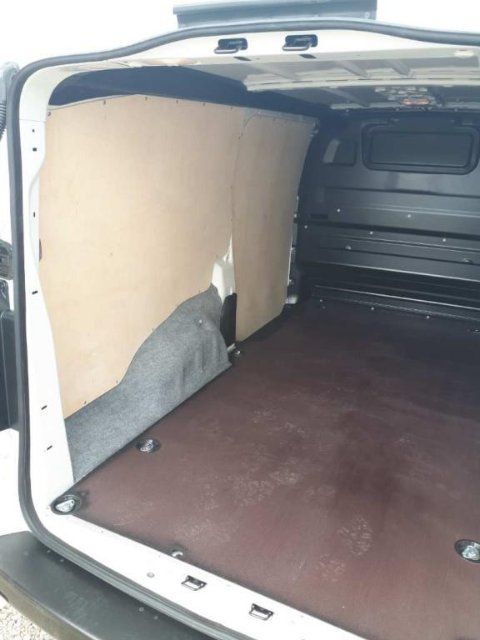 Opel Vivaro L1H1 zabudowa busa