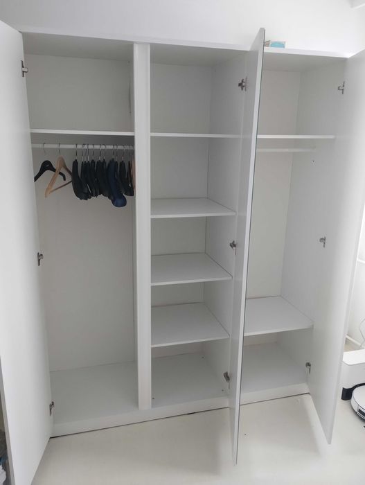 Szafa na ubrania biała 167x197 Jysk Vedde