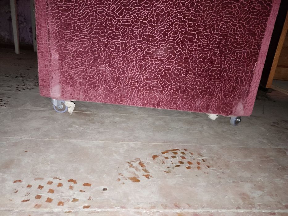 Старый советский диван, 2 кресла, кровать с пружинным матрасом,пианино