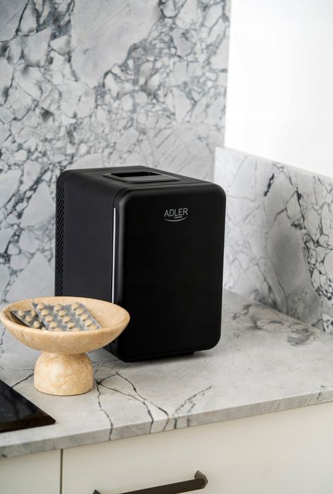 Lodówka Turystyczna Przenośna 4L na Kosmetyki Leki Chłodzi Grzeje 12V