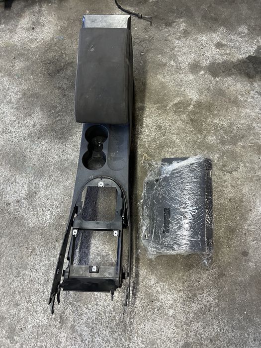 Підлокітник Подлокотник тунель Volkswagen Touran  Тоуран