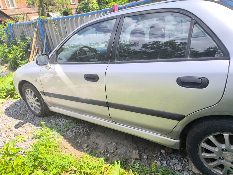 Автомобиль Mitsubishi Carizma
