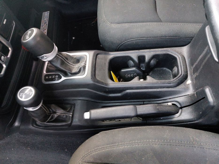 Jeep Wrangler JL 2018 2.0 T tunel środkowy
