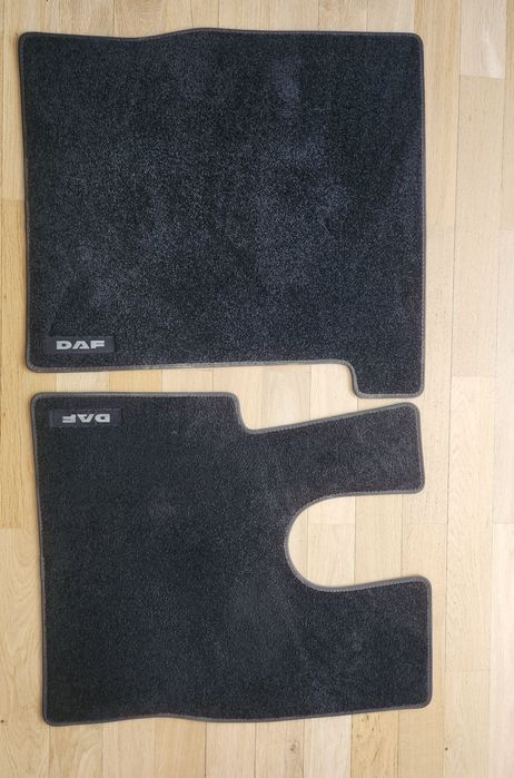 Dwa dywaniki DAF