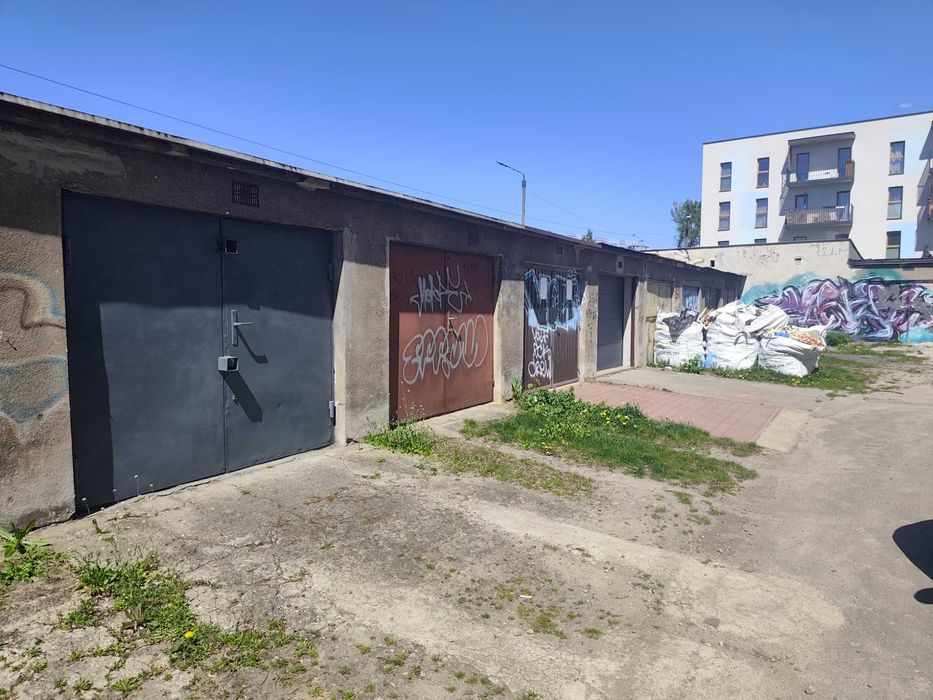 Centrum | Murowany garaż al. 29 listopada / Prandoty – pohled 4