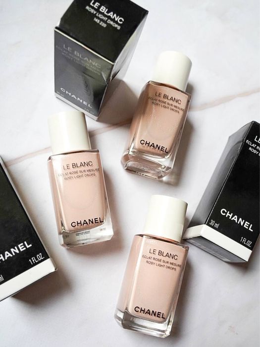 Рідкий хайлайтер сяюча база Chanel Rosy Light Drops Le Blanc