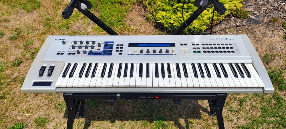 Syntezator Yamaha CS6X