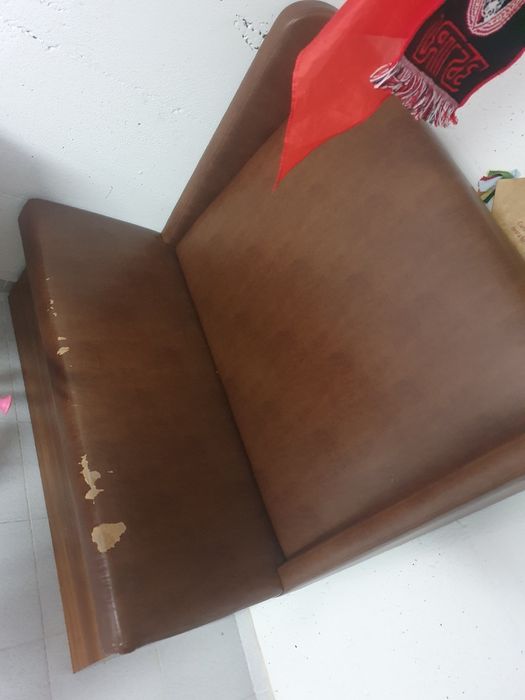 4 Sofás / Cadeirão em napa