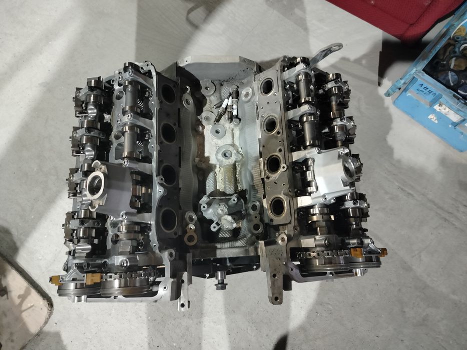 Kompletny dól silnika 4.4 V8. S63B44B BMW X5M. X6M