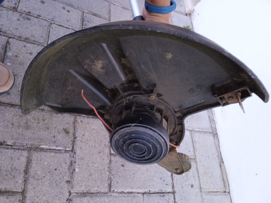 Aparador de relva Einhell GC-ET 4530 (semi-novo)