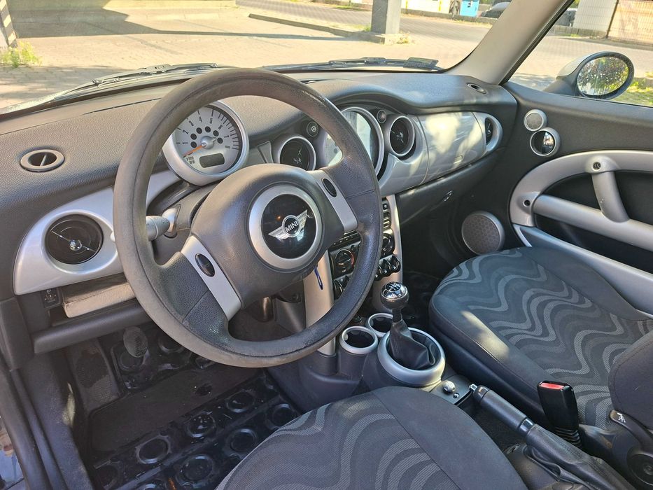 Mini Cooper 1,6 benzyna 2002