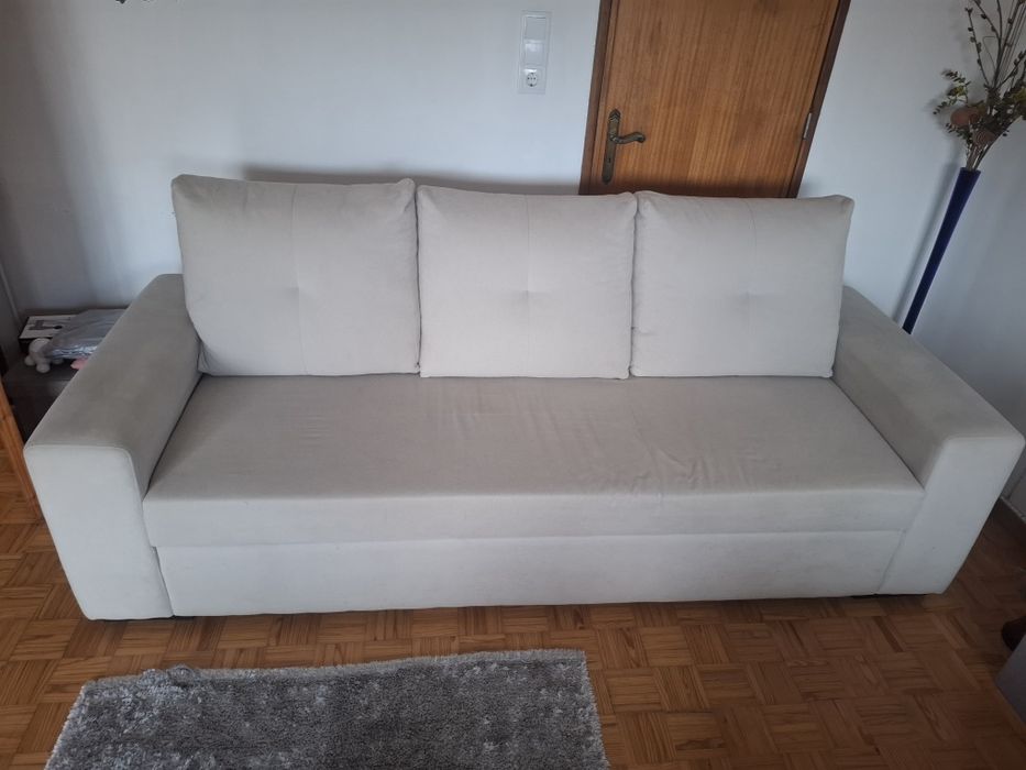 Sofa 3 lugares creme em bom estado