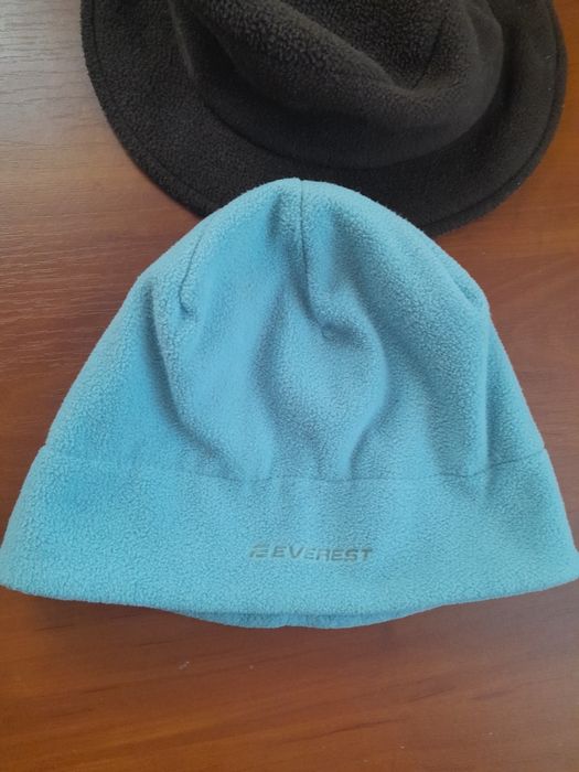 Продам шапки мужские и женские