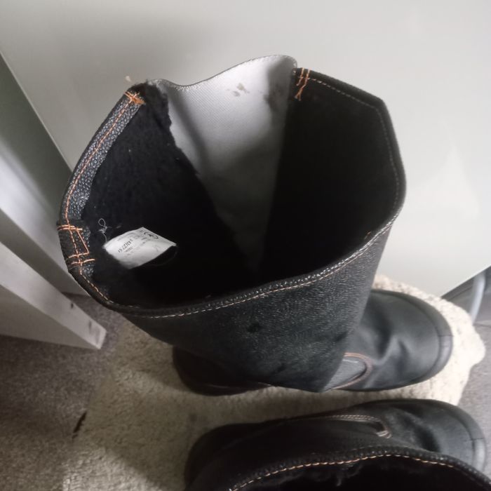 Продам рабочие сапоги.