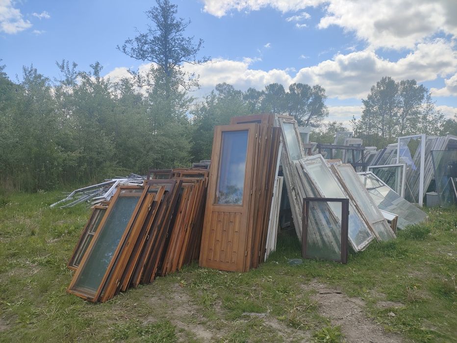 Oddam skrzydła okienne z szybami do budowy szklarni
