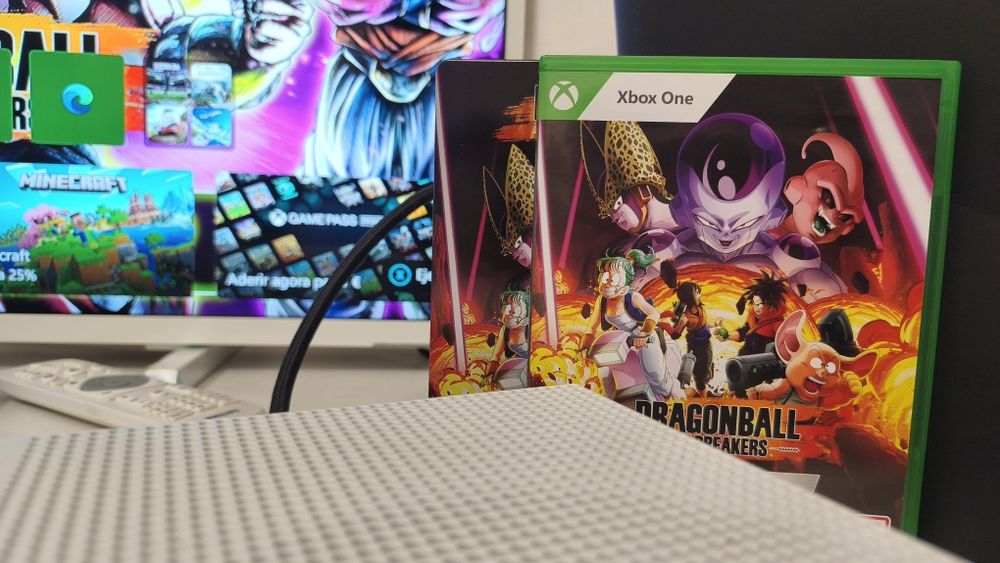 Xbox One S 500Gb SSD com drive blu-ray