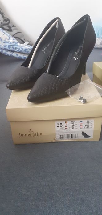 Buty damskie na szpilce