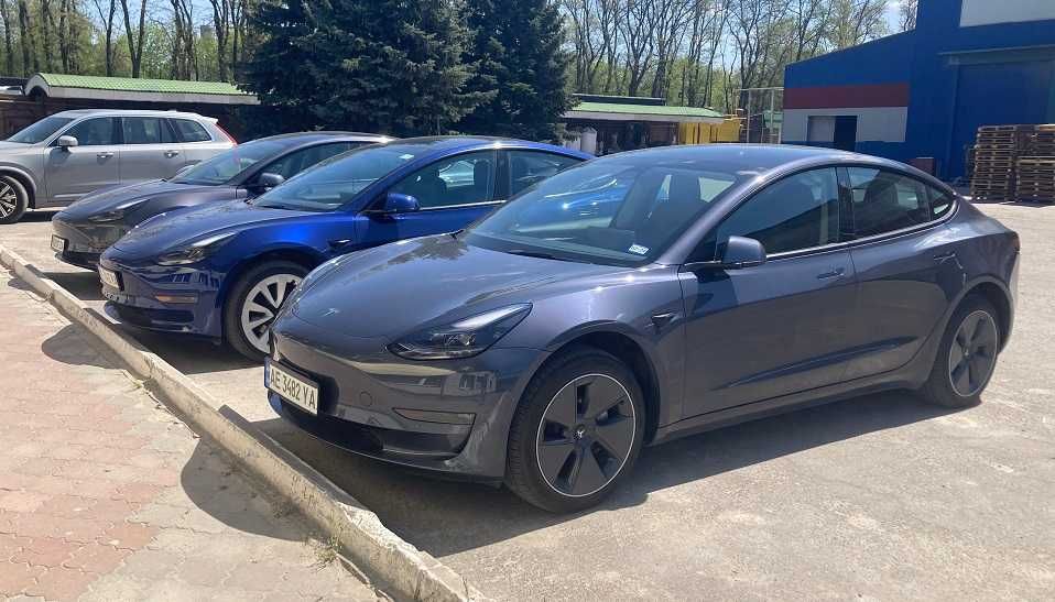 Аренда авто Tesla Model 3