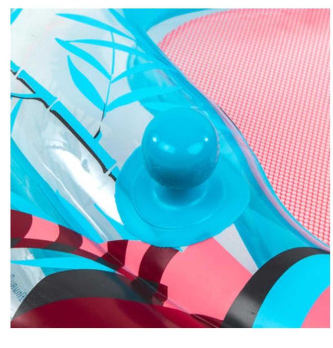 Koło platforma ponton dla dziecka niemowlęcia pływające do wody.