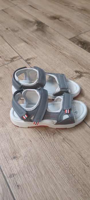 Sandały NOWE rozm. 31