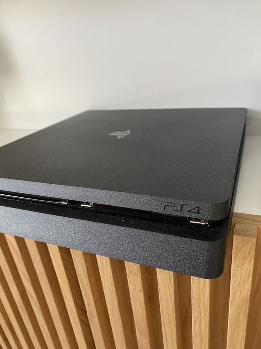 Playstation 4 *como nova