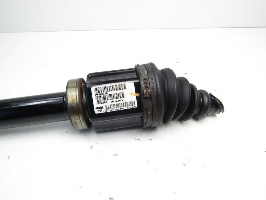 Volvo XC70 2.4 D5 04r półoś prawa przednia przegub