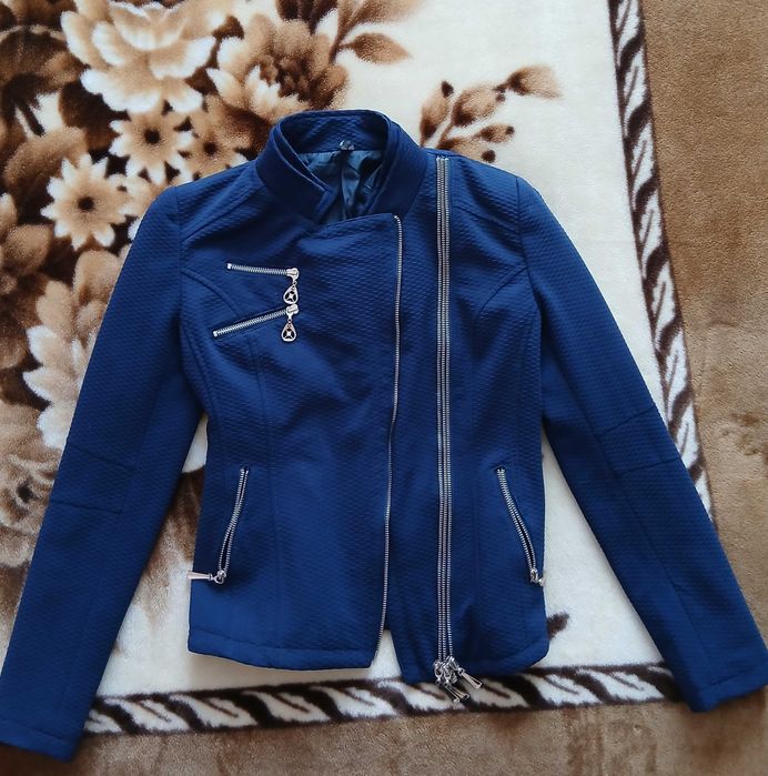 Чудовий жіночий піджак