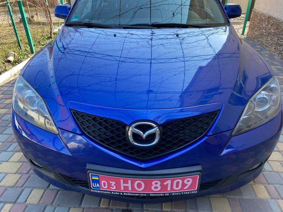 Автомобіль Mazda 3