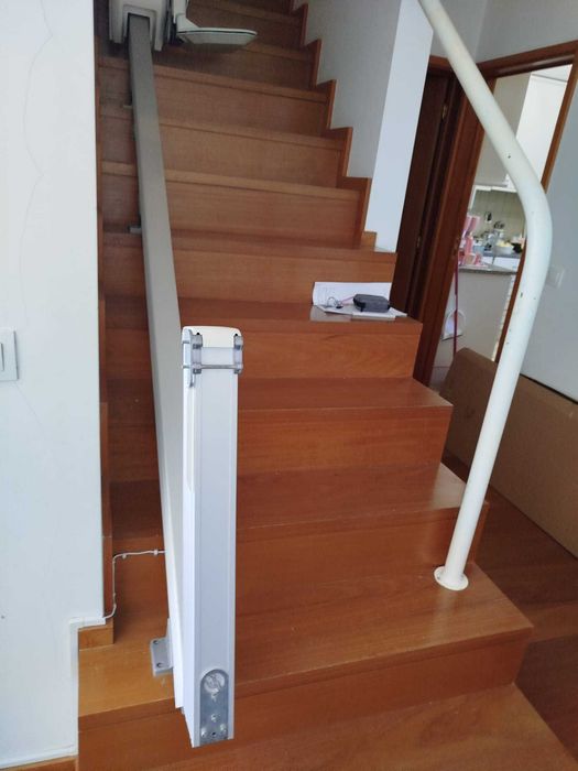 Elevador de Escadas / Cadeira Mobilidade Condicionada