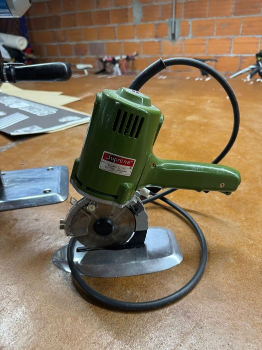 Vendo mesa de corte têxtil