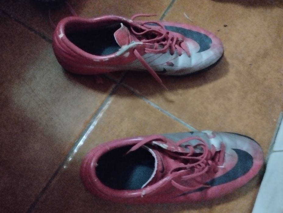 Chuteiras número 43