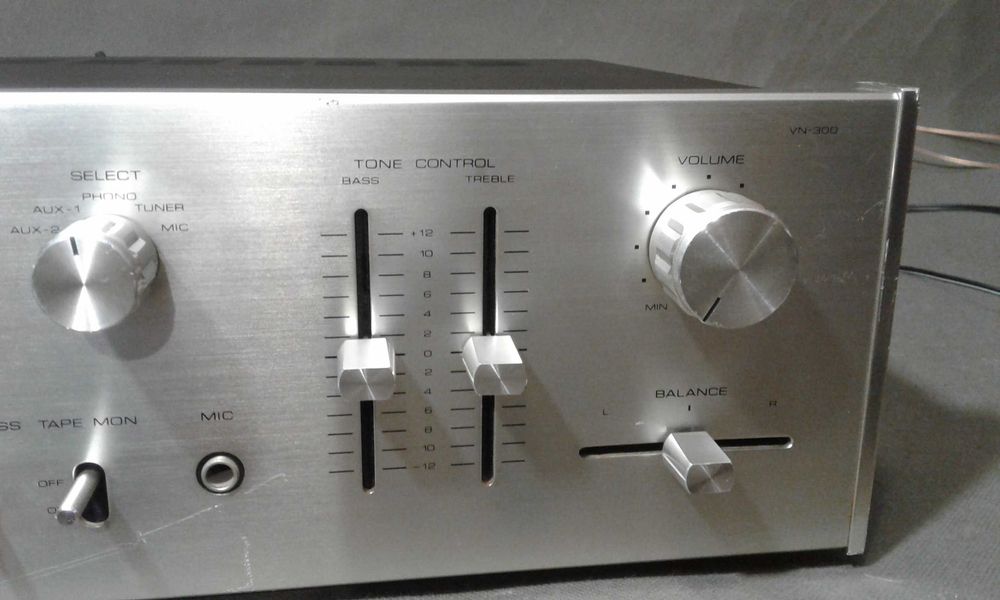 JVC VN-300,wzmacniacz stereo vintage